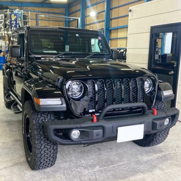 「ジープ JL ラングラー」フロントバンパー交換