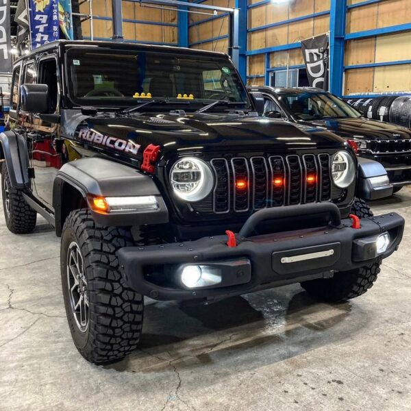 「ジープ JL ラングラー」フロントバンパー交換／サイドマーカー交換etc