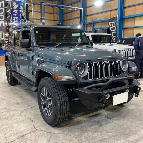 「ジープ JL ラングラー」フロントバンパー交換