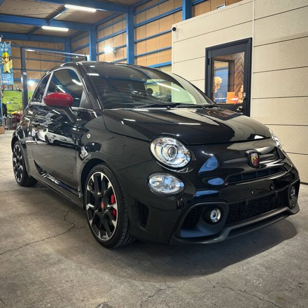 「アバルト 595」デントリペア＆ボディガラスコーティング施工