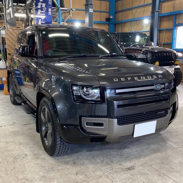 「ランドローバー ディフェンダー 110」サイドステップ取付／レーダー取付