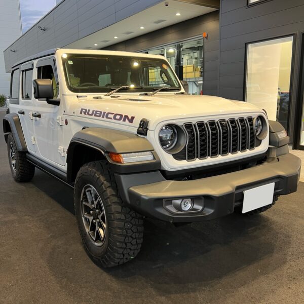 「ジープ JL ラングラー」電動サイドステップ取付