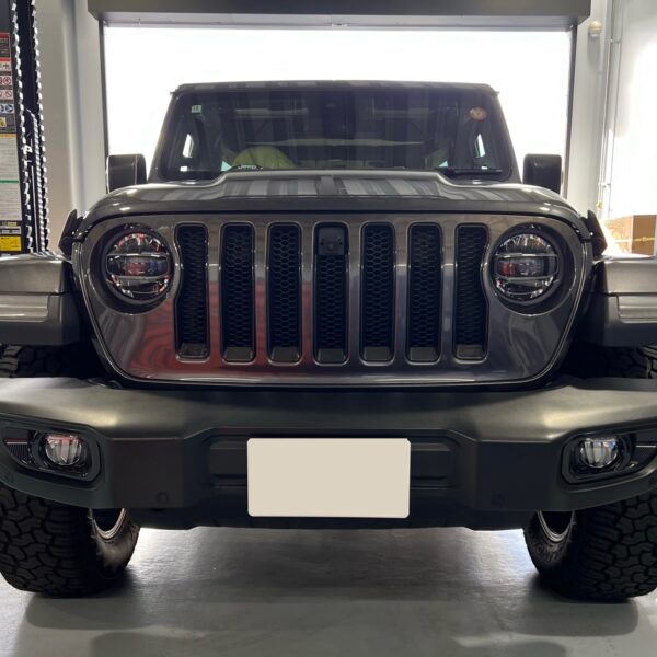 「ジープ JL ラングラー」エアインテーク取付／ホイール交換