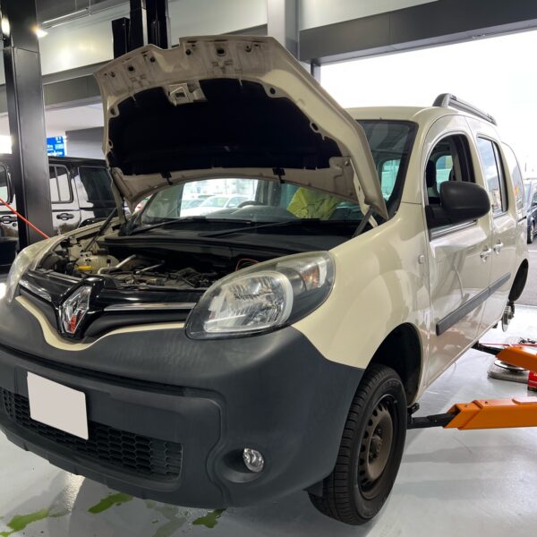 「ルノー カングー」ブレーキパッド&ディスクローター交換