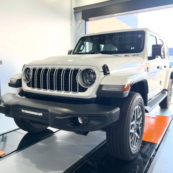 「ジープ JL ラングラー」フォグベゼル移設取付etc