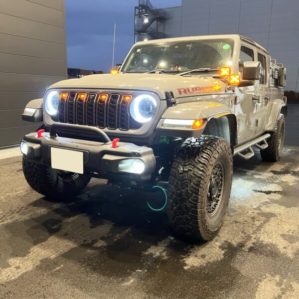 「ジープ グラディエーター」オフロードライト取付／ロックライト取付etc