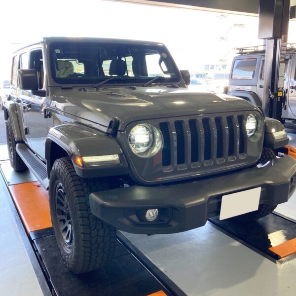 「ジープ JL ラングラー」サイドマーカー取付／テールゲートテーブル取付