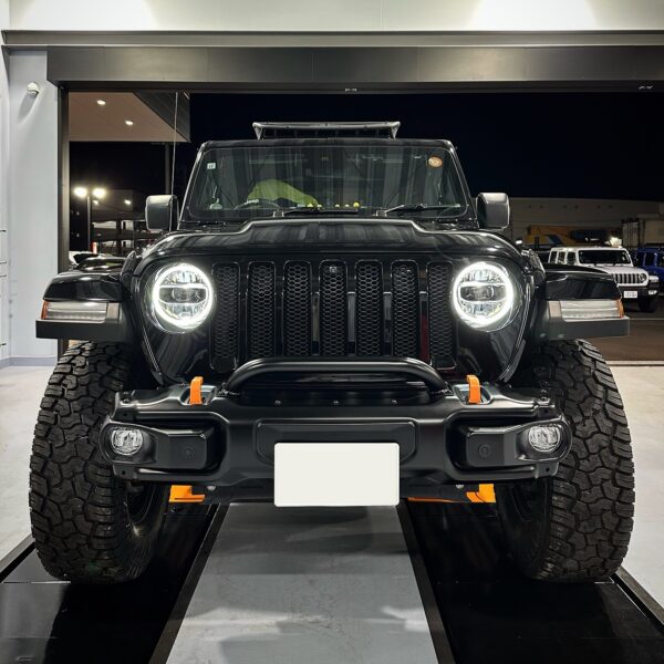 「ジープ JL ラングラー」リフトアップキット取付／前後ラテラルロッド取付etc