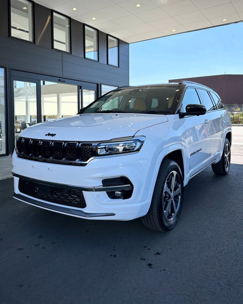 「ジープ コマンダー」ボディガラスコーティング施工