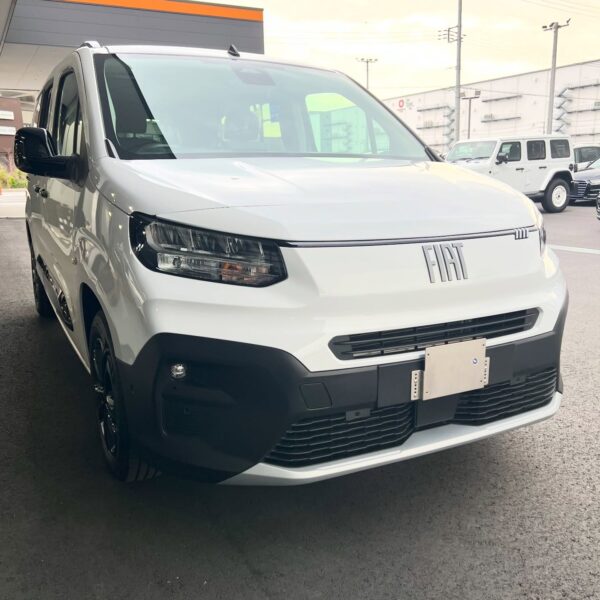 「フィアット ドブロ」ETC取付／LEDフットイルミネーションetc