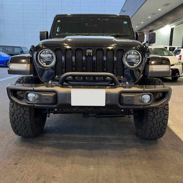 「ジープ JL ラングラー」フロントバンパー交換