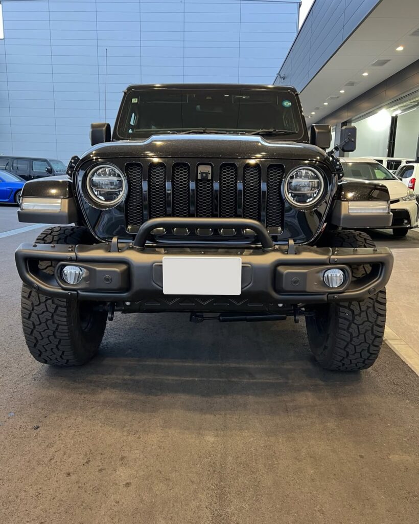 「ジープ JL ラングラー」フロントバンパー交換