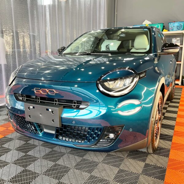 「フィアット 600 Hybrid」ETC＆ドラレコ前後取付／ボディガラスコーティング施工