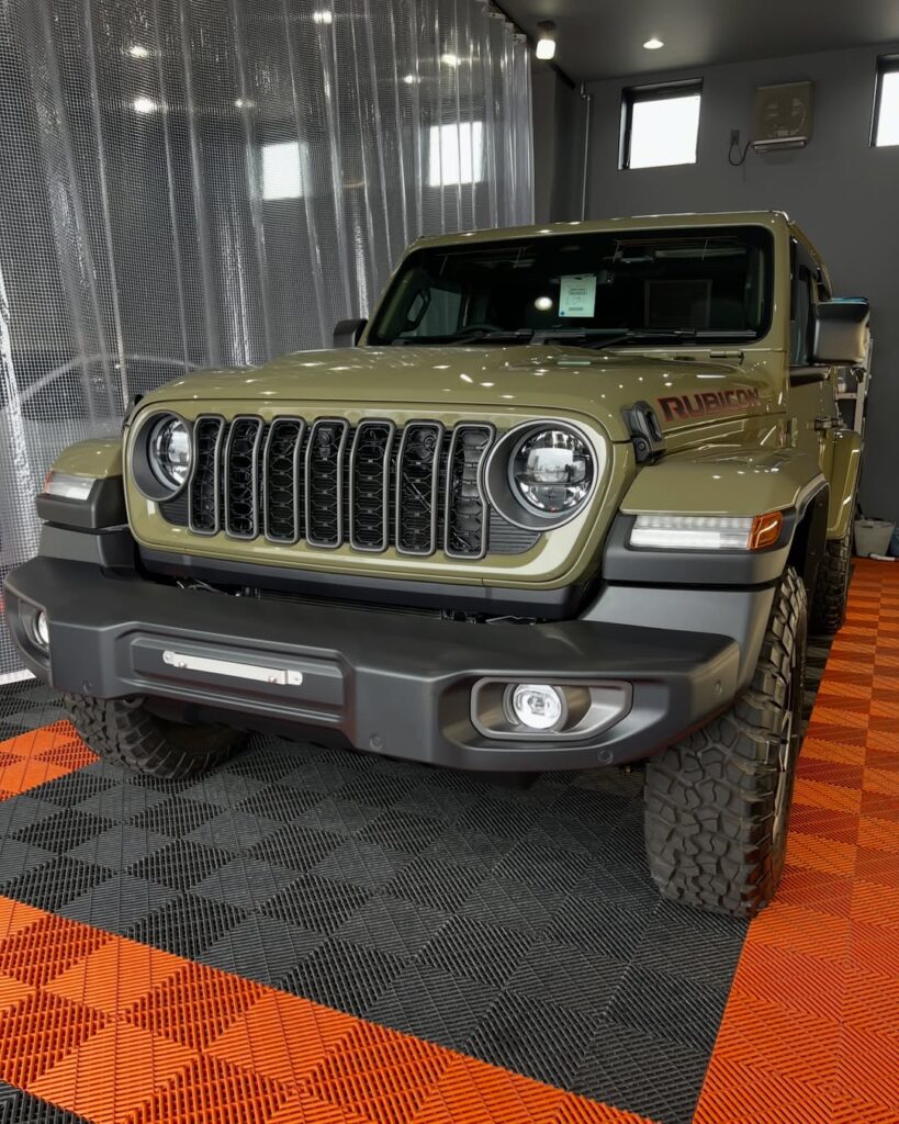 「ジープ JL ラングラー」リアバンパー交換／サイドバイザー&hellip;