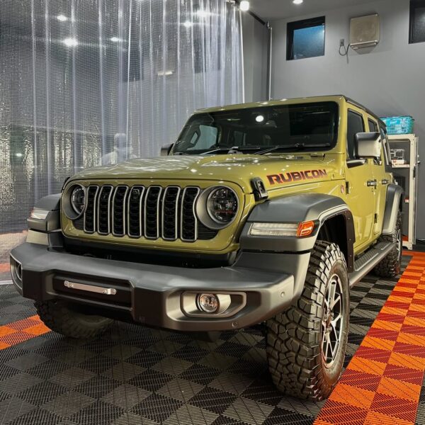 「ジープ JL ラングラー」ドラレコ付きディスプレイミラー取付etc