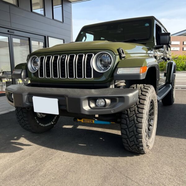 「ジープ JL ラングラー」リフトアップキット取付／ラテラルロッド前後取付etc