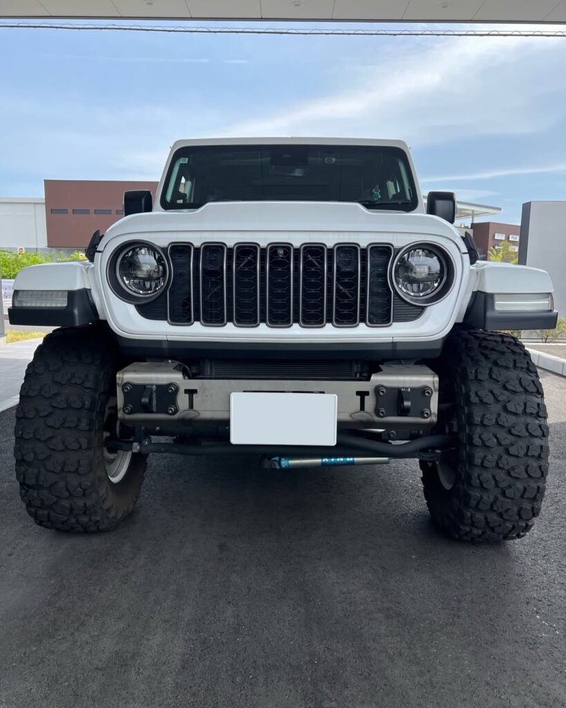 「ジープ JL ラングラー」フロントバンパー＆リアバンパー交&hellip;