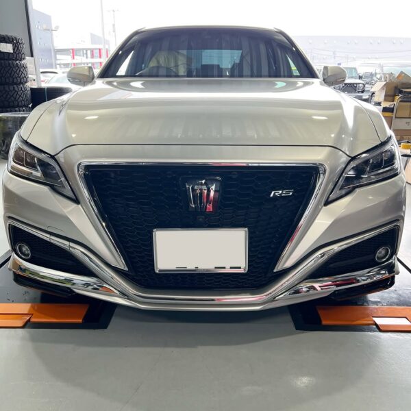 「トヨタ クラウン 220 RS」TRD フロントスポイラー取付