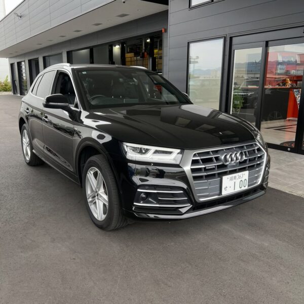 「アウディ Q5」エンジンオイル交換／オイルフィルター交換