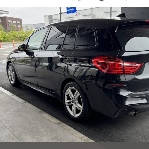 「BMW 2シリーズ」タイヤ交換 205/55R17