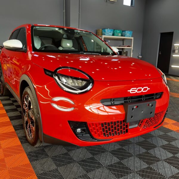 「フィアット 600e」ディスプレイミラー型ドラレコ取付／ETC取付／ボディガラスコーティング施工