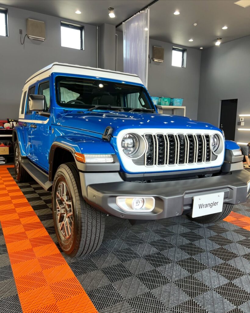 「Jeep Wrangler Whitecap With T…